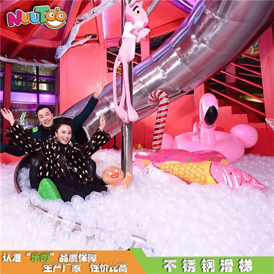 杭州西湖景區(qū)坡地不銹鋼滑梯_樂圖非標(biāo)游樂設(shè)備