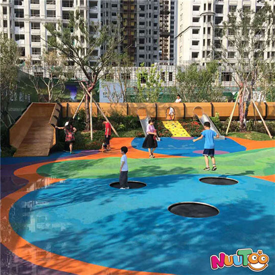 非標(biāo)游樂(lè)設(shè)施定制 火車(chē)隧道非標(biāo)游樂(lè)設(shè)備廠家