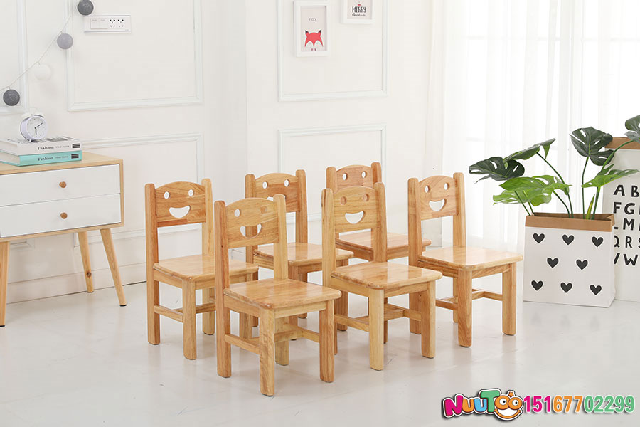 學(xué)前班幼兒課桌要求應(yīng)該是？有很多不同的標(biāo)準(zhǔn)